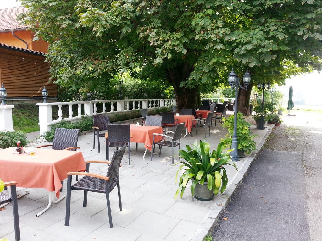 Seewirt Zell am Moos Ngoại thất bức ảnh